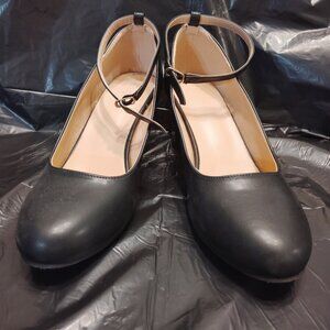 Women's Size EU 45 (13 Regular) Classic Pumps (WORN ONCE)